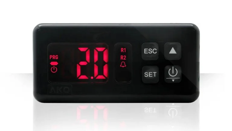 Termostato AKO D14323 (3 relés)